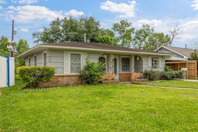 Building Photo - 7410 Buena Vista St