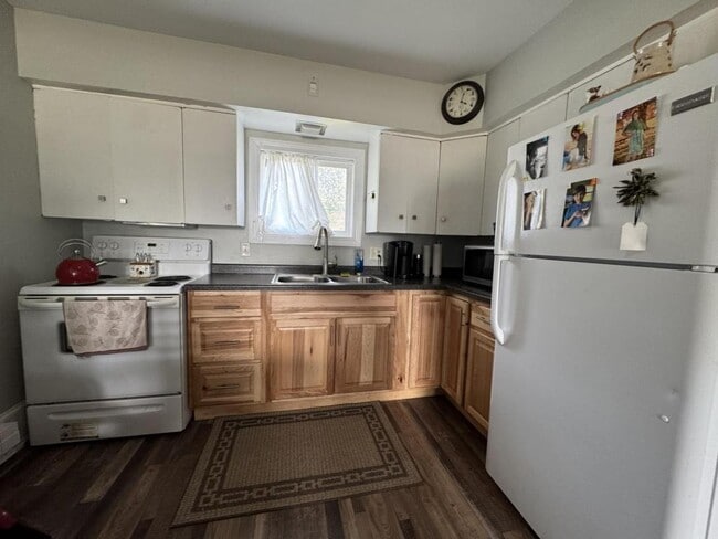 Building Photo - 1634 Hill Ave