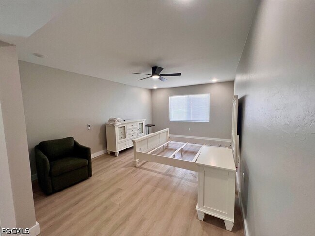 Building Photo - 4102 SE 19th Pl