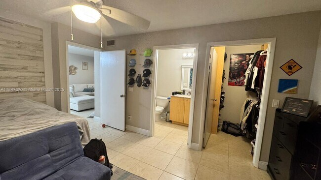 Building Photo - 1705 Palm Cove Blvd