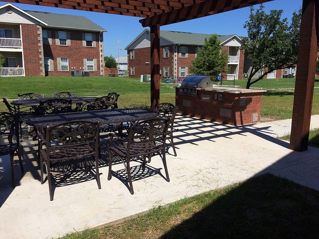 BBQ Area - Ellis Point Apartments