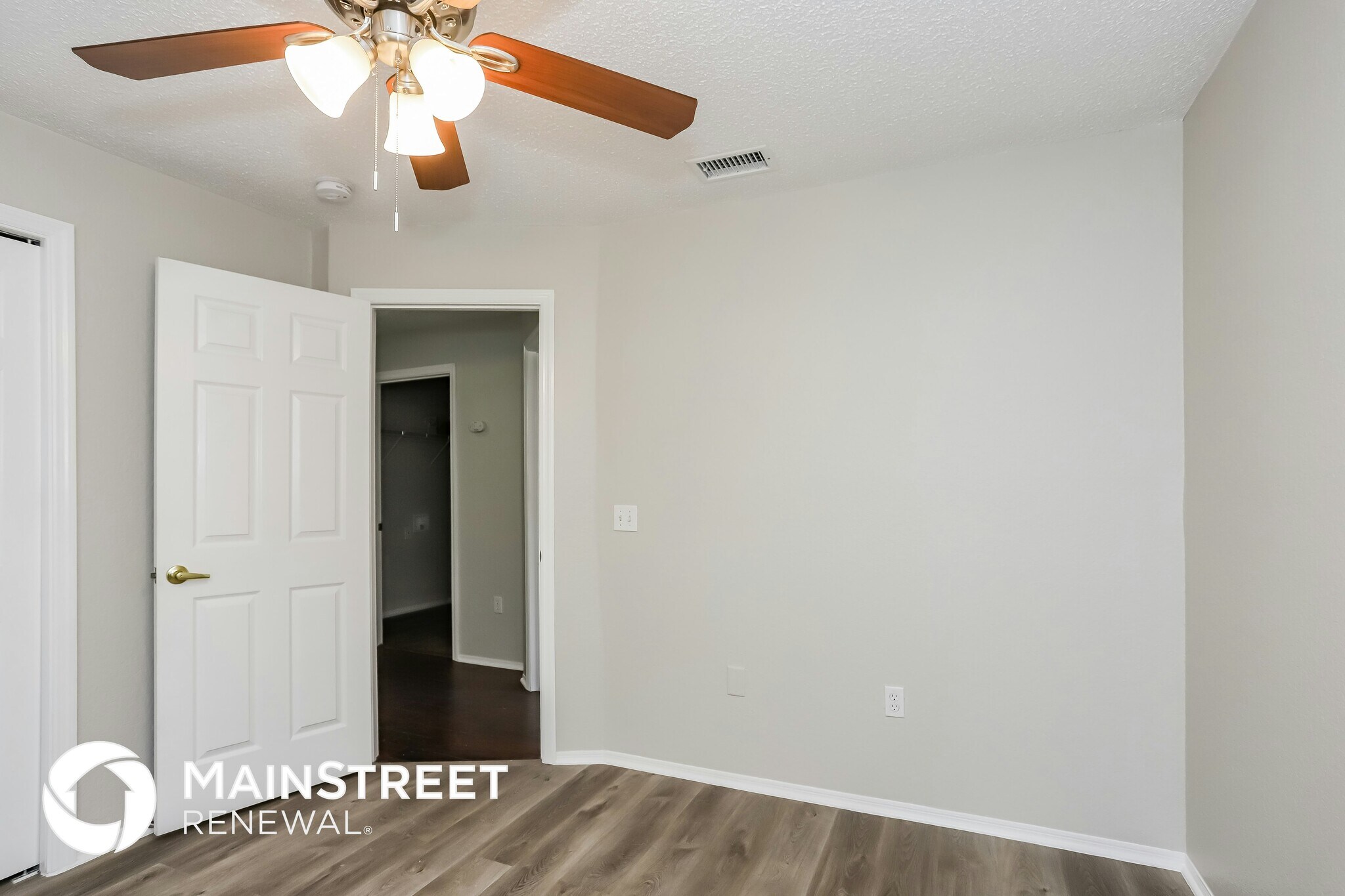 Building Photo - 5499 Moon Valley Dr