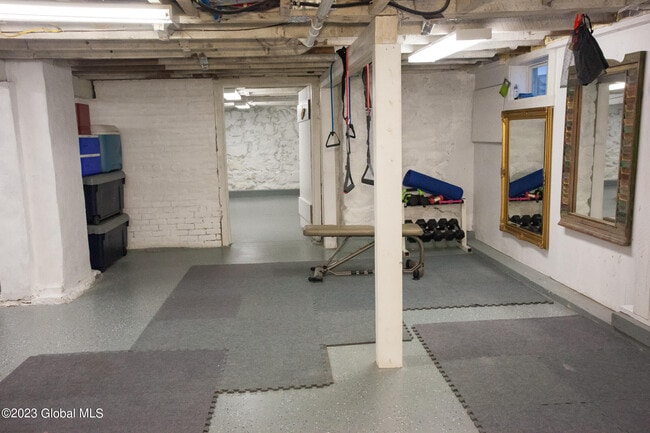 Building Photo - 48 Salem St