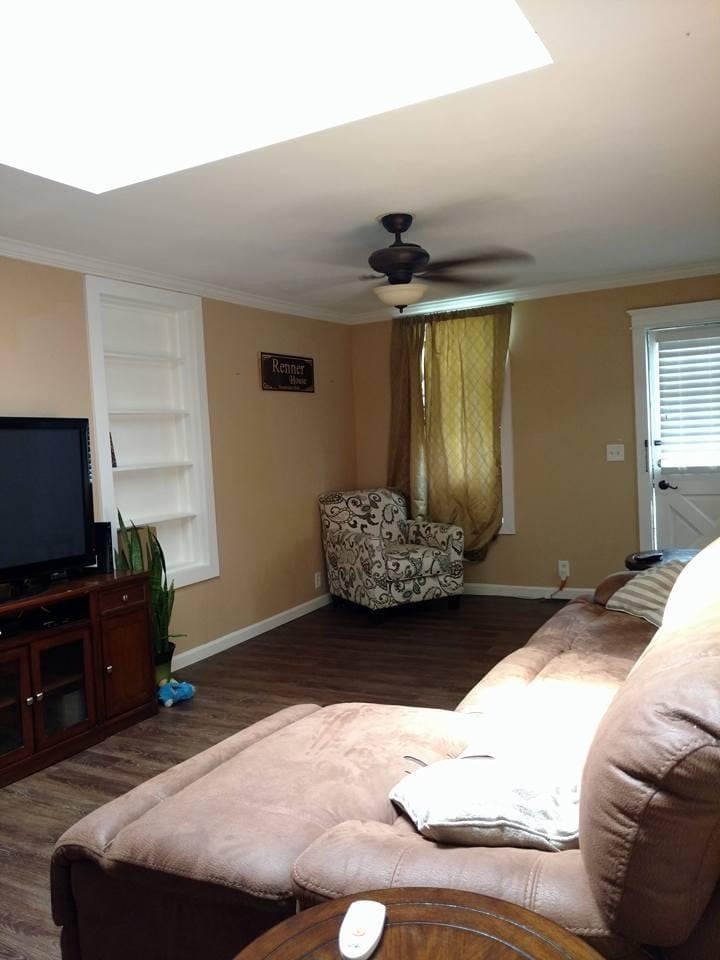 Building Photo - 2625 Main St
