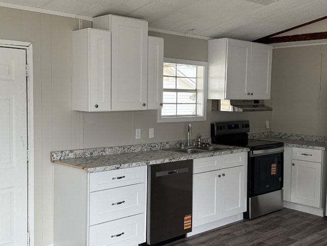 Building Photo - 80 Redwood Ln