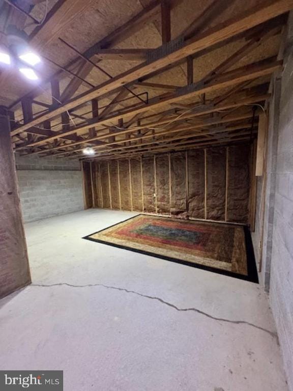 Building Photo - 468 Lynetree Dr