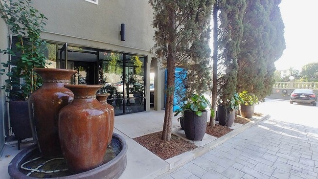 Building Photo - Carmel Heights Apts