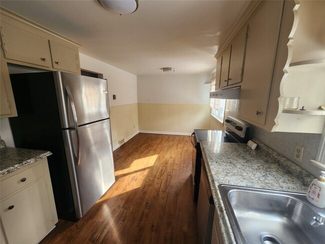 Building Photo - 908 Case Dr