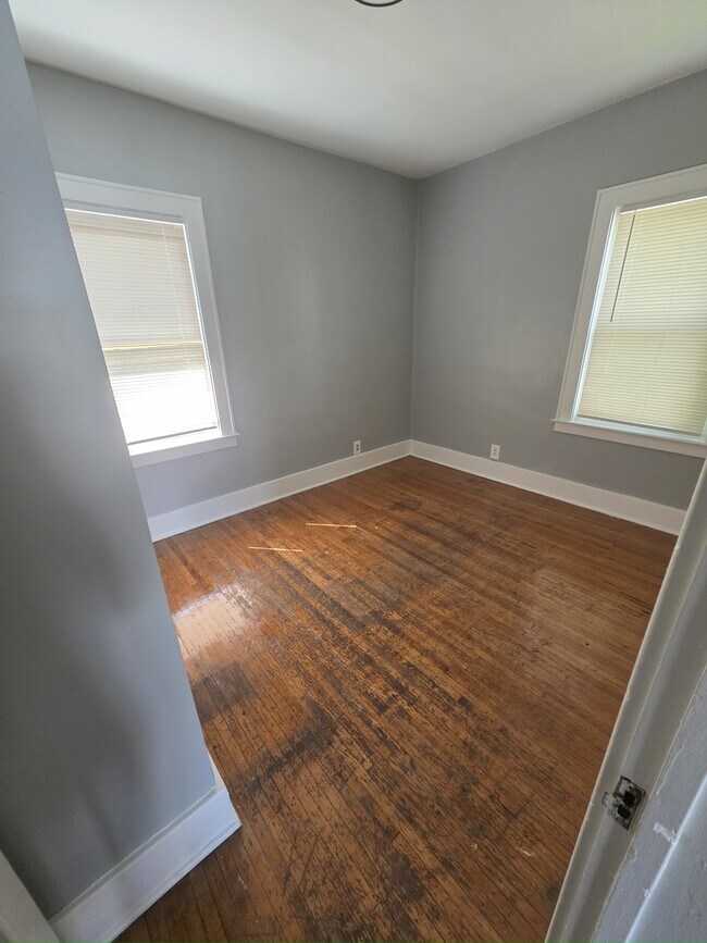 Building Photo - 204 Ellicott St