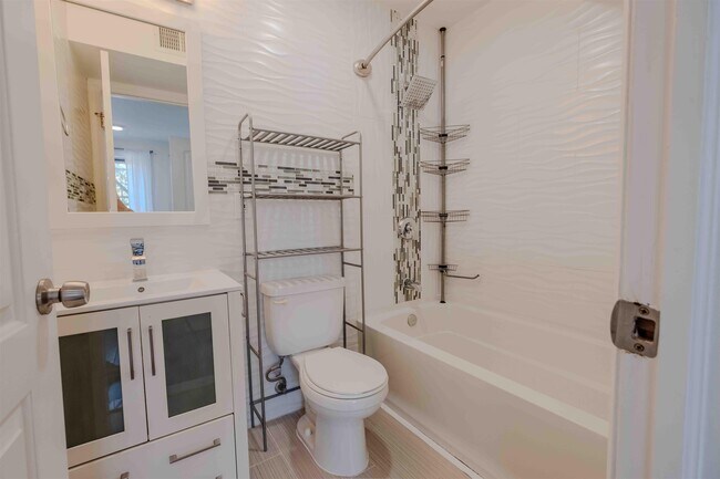 Building Photo - 74 Beacon Ave