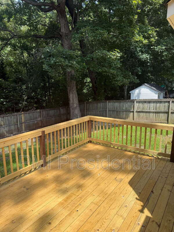Building Photo - 3912 Sherwood Forest Terrace