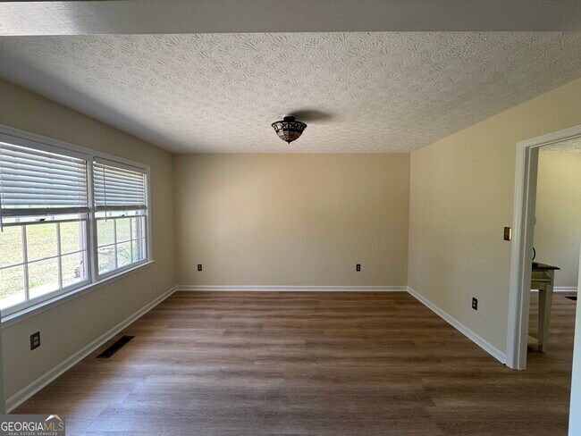 Building Photo - 1041 Limmerick Dr