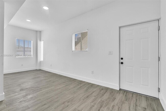 Building Photo - 584 NW 35th St