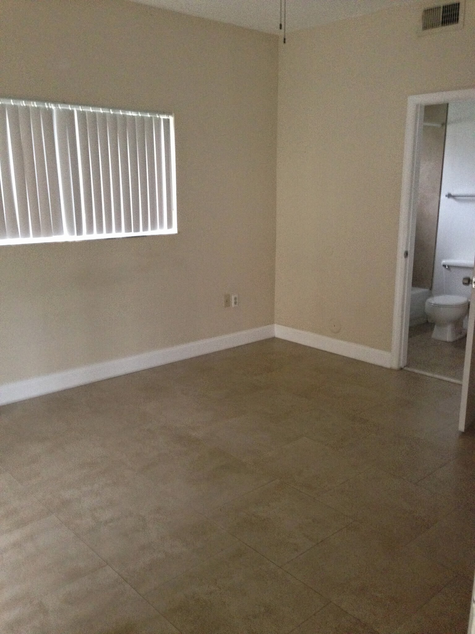 Building Photo - 2445 SW 18th Ter