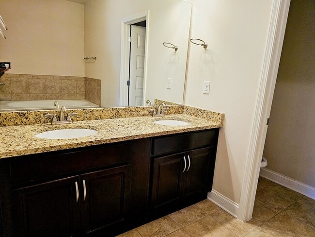 Building Photo - 10563 Naramore Ln