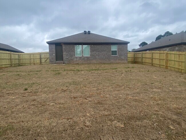 Building Photo - 5 Vineyard Dr