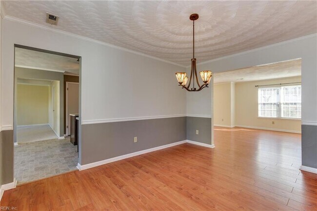 Building Photo - 1025 Taylor Rd