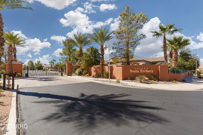 Building Photo - Beautiful home located in the gated commun...