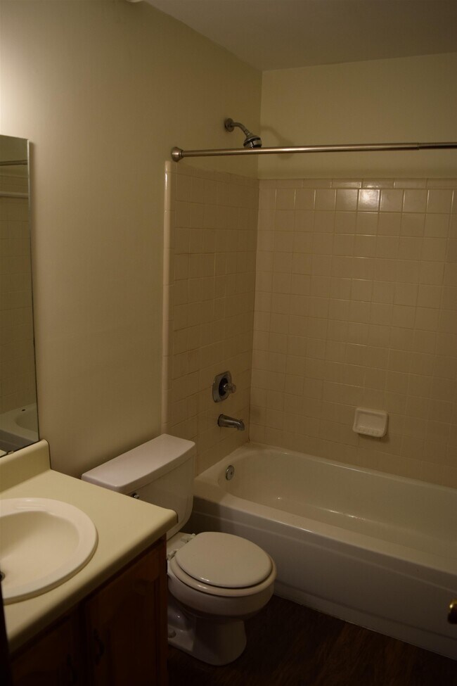 Building Photo - 2646 Millbank Dr