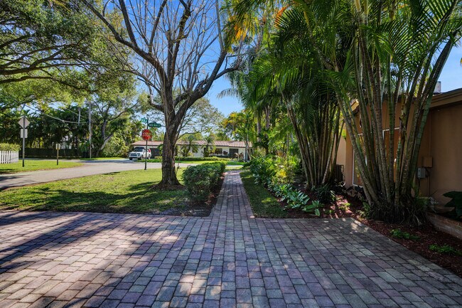 Building Photo - 20 NW 101st St