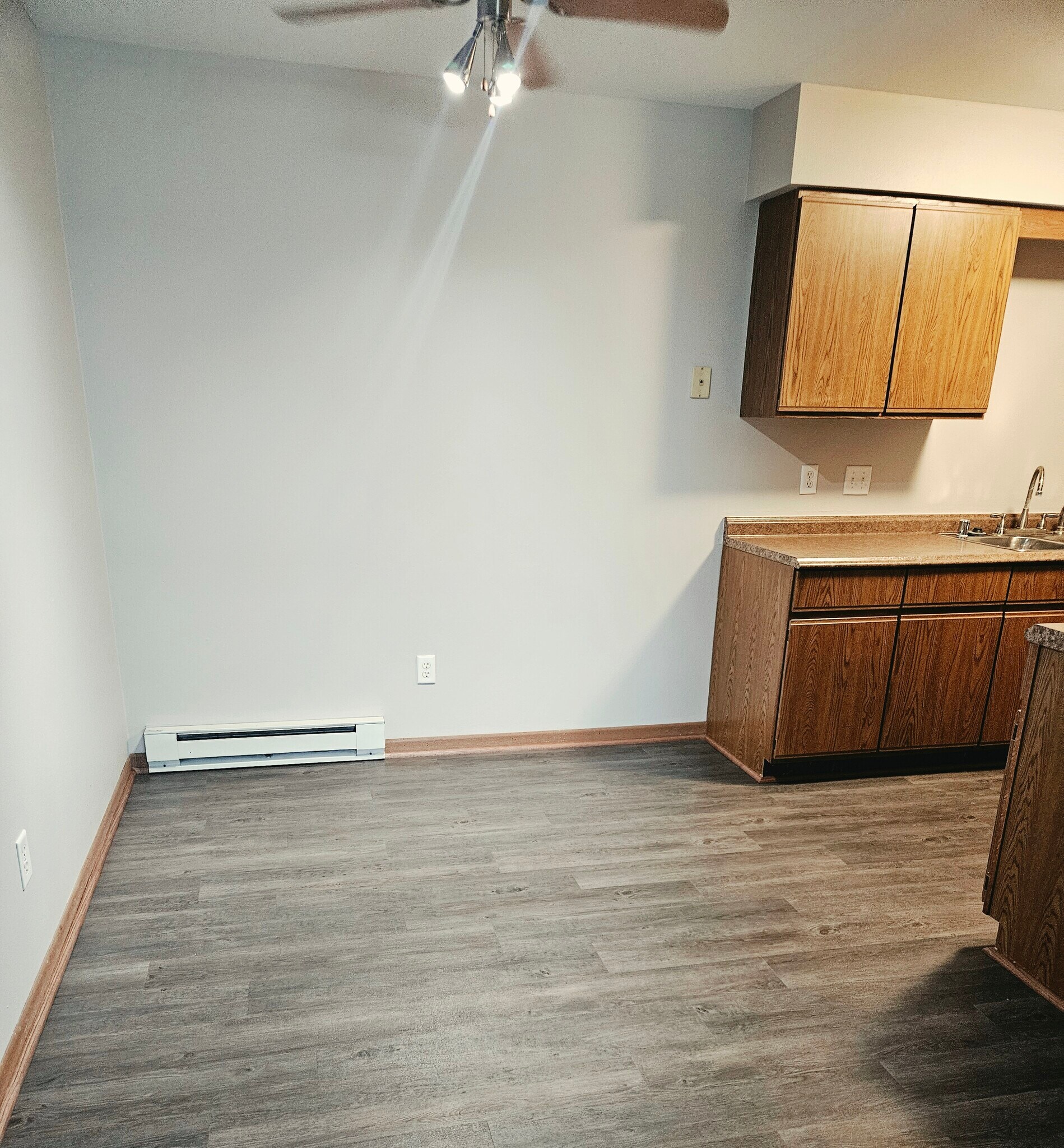 Building Photo - 2035 Sylvan Way