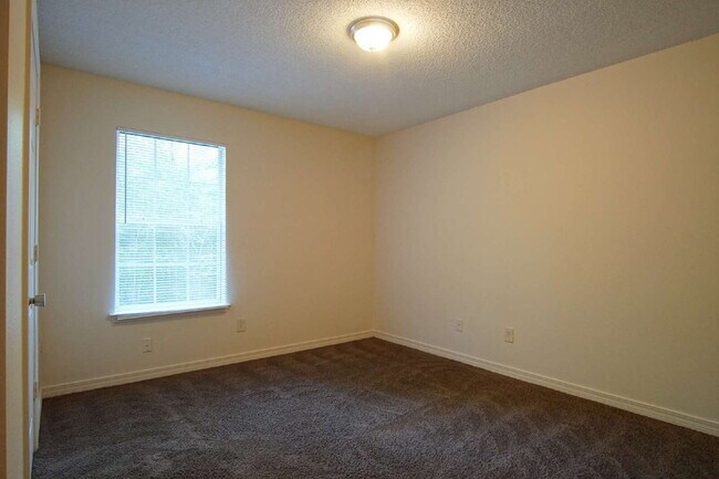 Building Photo - Pace 3BR Patio Home with Fenced Backyard & Open Floor Plan