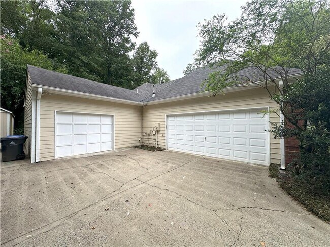 Building Photo - 1015 Allenbrook Ln