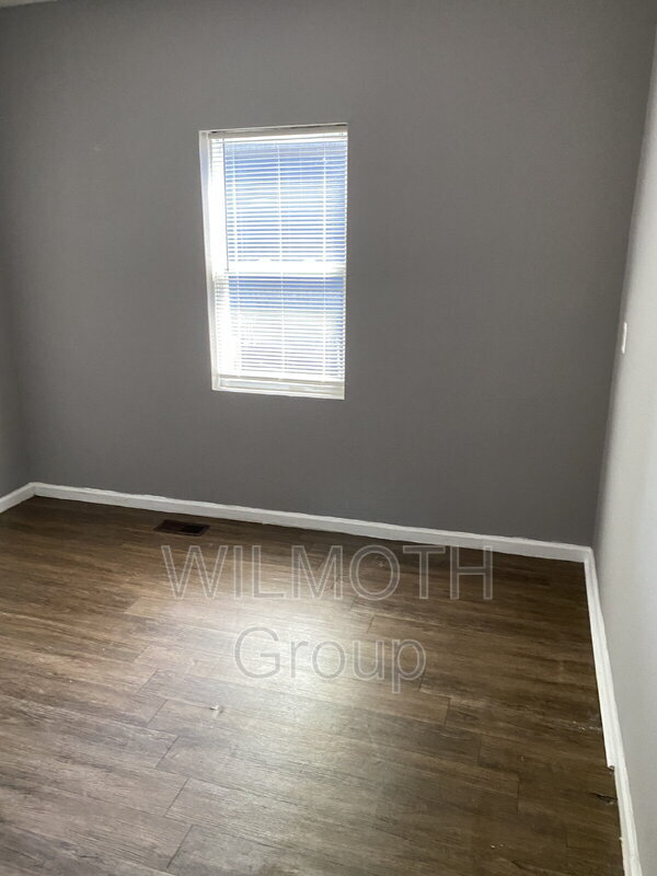 Building Photo - 1129 N Rural St