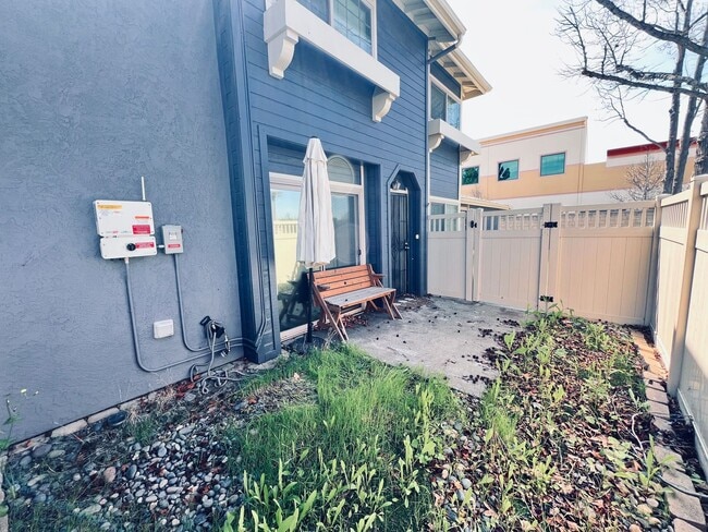 Building Photo - Santee 2 Bedroom Tamberly Townhouse for Rent