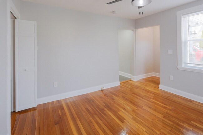 Building Photo - 259 Calvary St