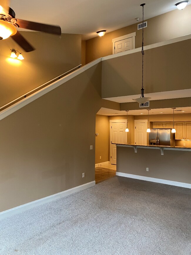 Building Photo - 2 Monticello Village Dr