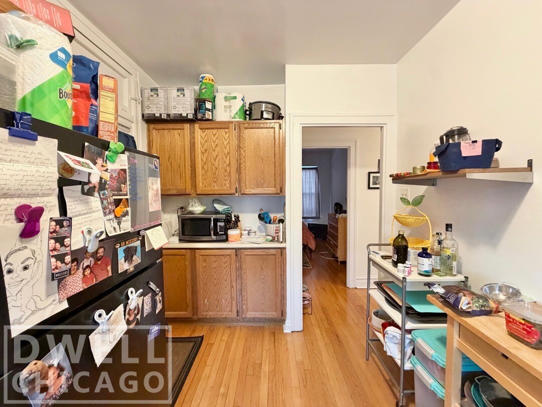 Building Photo - 1913 W Larchmont Ave