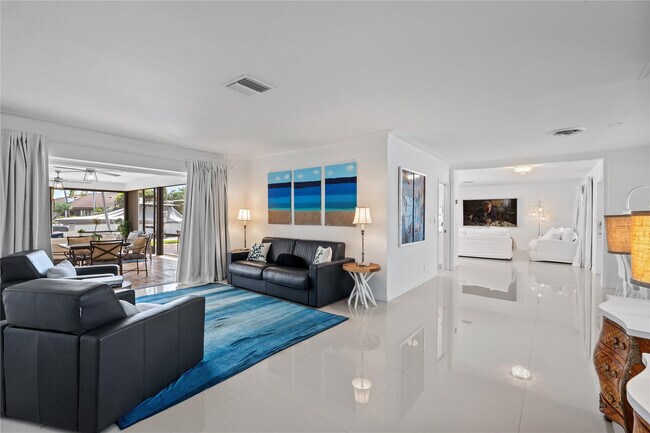 Building Photo - 1410 SE 12th St