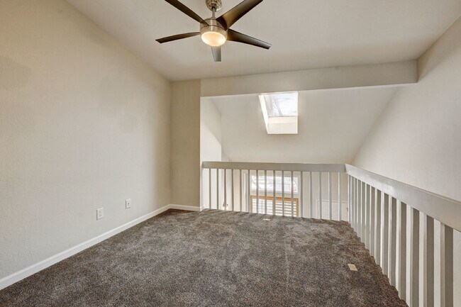 Building Photo - $1,995 - 2 Bed, 2 Bath Lofted Townhome in ...