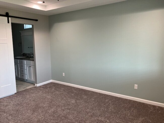 Building Photo - 1558 N Aster Cir