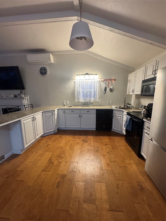 Building Photo - 8 Lawson Ct