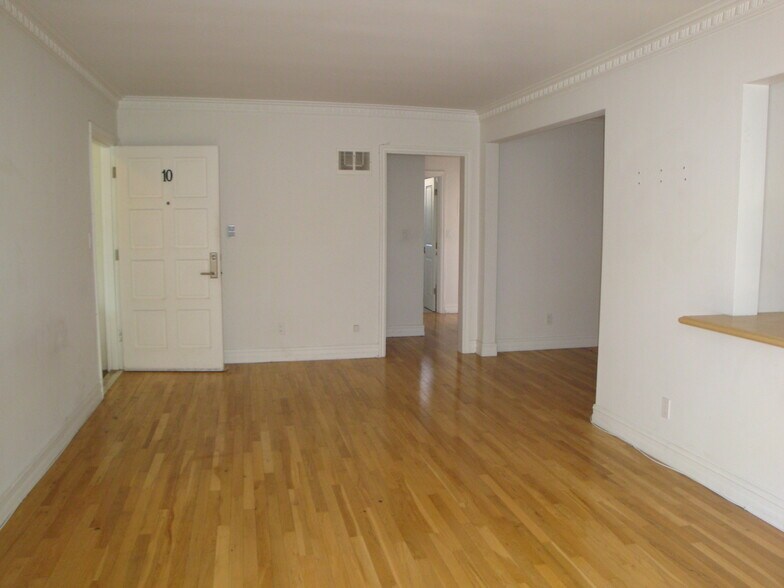 Building Photo - 1538 N Hayworth Ave