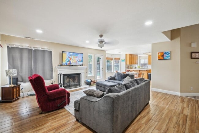 Building Photo - 1009 Garden St