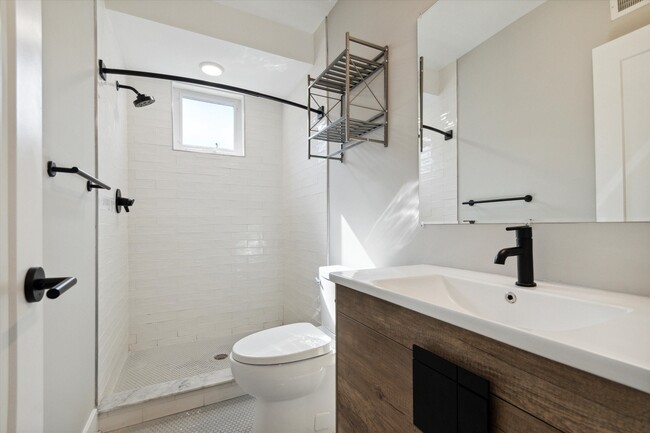 Building Photo - 1739 Page St