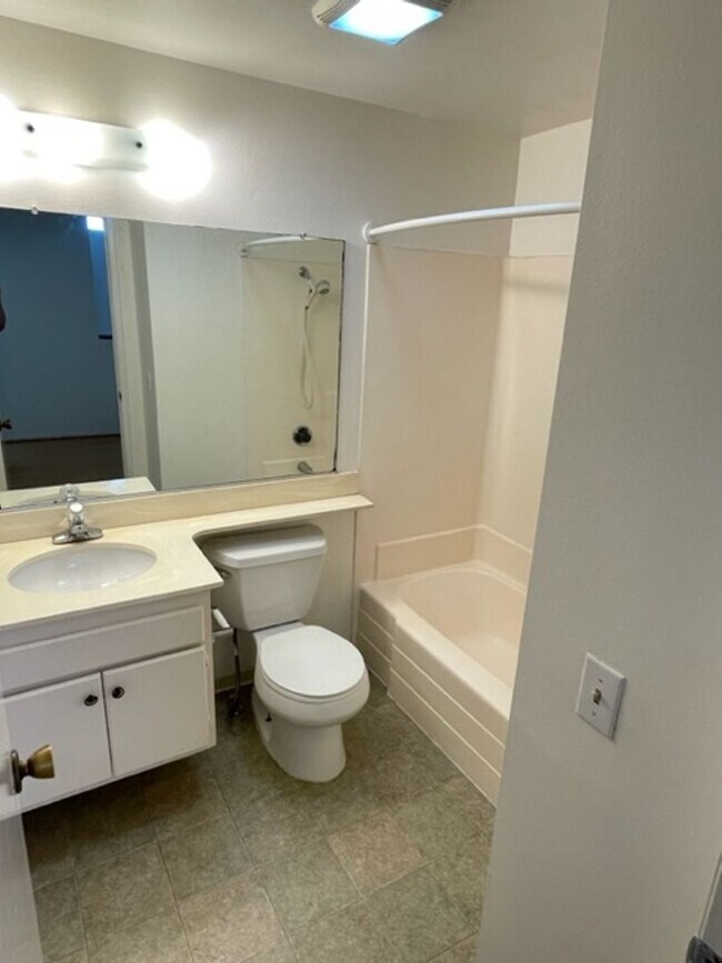 Building Photo - **Coming Soon** Modern Irvine Townhome in ...
