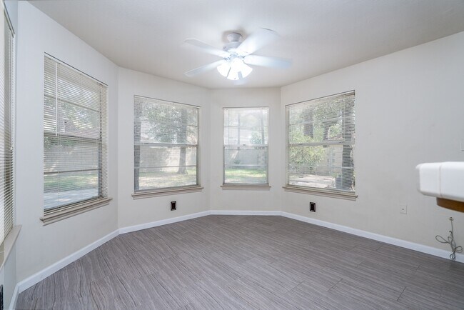 Building Photo - 8330 Silver Shadows Ln