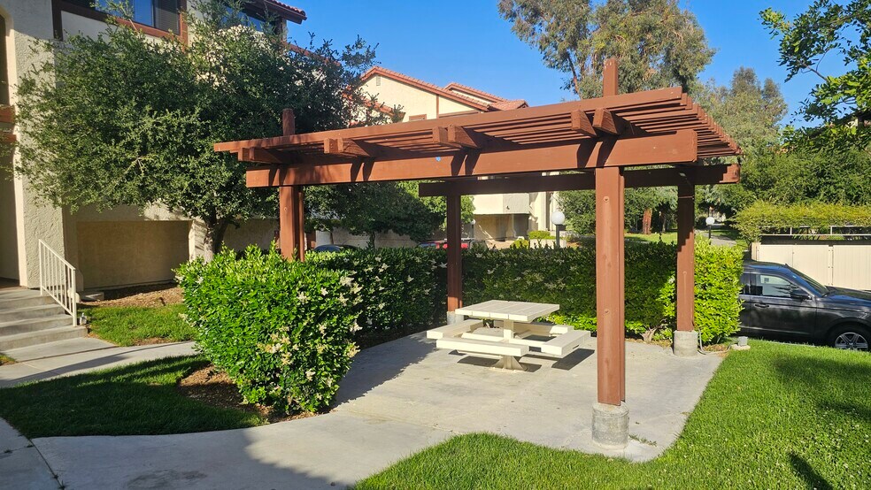 Building Photo - 18149 Sundowner Way