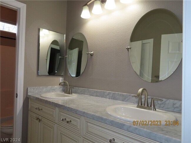 Building Photo - 235 Devotion Ct