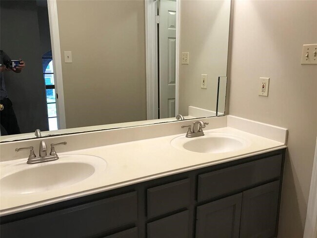 Building Photo - 835 Prairie Brook Ct