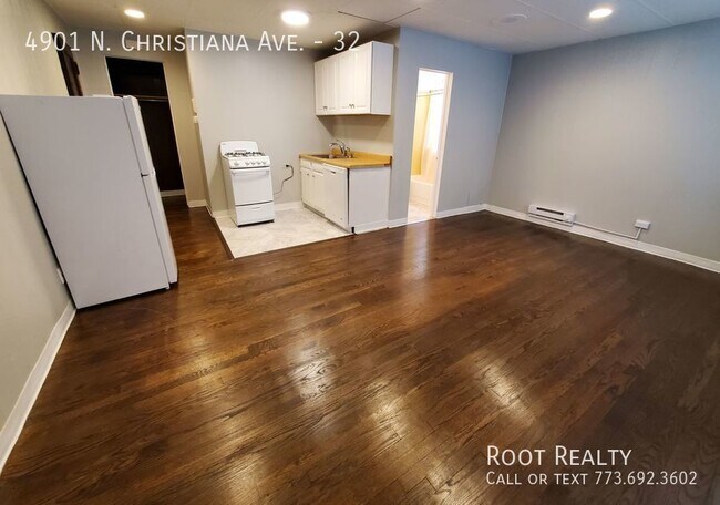 Primary Photo - East Albany Park - Updated Garden-Level St...