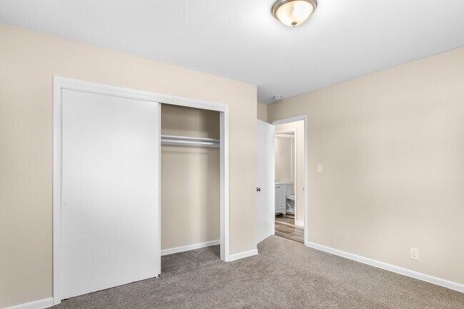 Building Photo - 3073 W Ruskin Ct