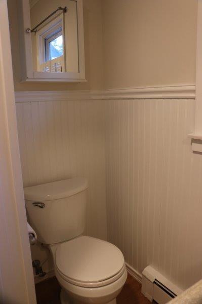 Building Photo - 300 Caroline St