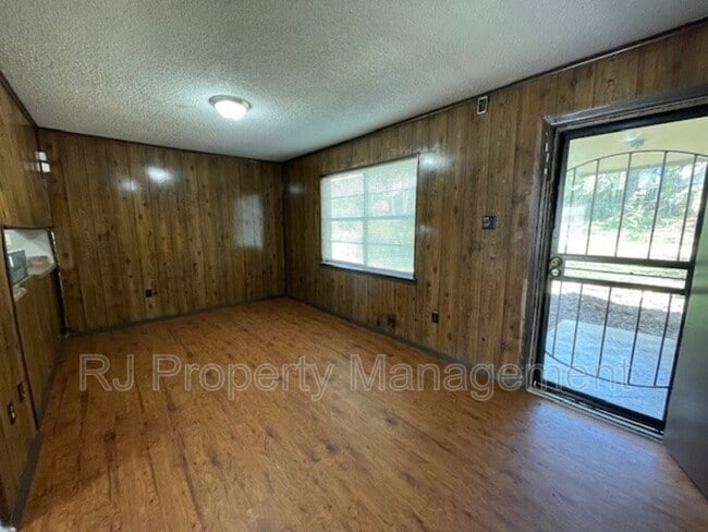 Building Photo - 5580 Apple Blossom Dr