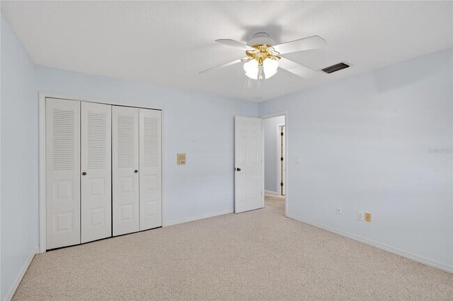 Building Photo - 2065 Oak Beach Blvd