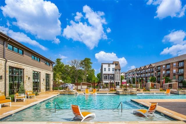 Building Photo - 2654 Carolwood Ln